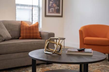 The O'Keeffe-2Nd Floor Boutique Hotel Suite Bentonville Exterior photo