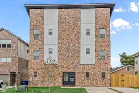 The O'Keeffe-2Nd Floor Boutique Hotel Suite Bentonville Exterior photo