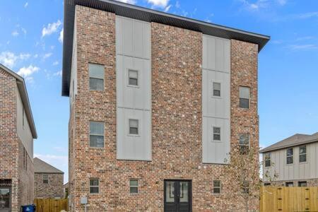 The O'Keeffe-2Nd Floor Boutique Hotel Suite Bentonville Exterior photo
